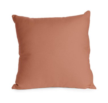 Açık kahverengi renkli yastık beyaza izole edilmiş.