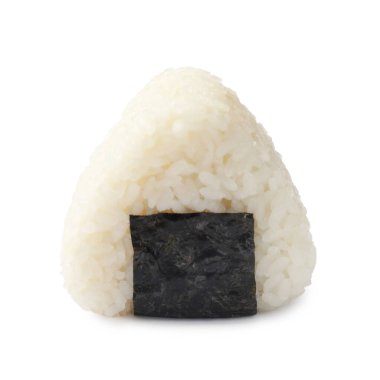 Pirinç topu (onigiri) beyaz üzerine izole edilmiş. Geleneksel Japon yemeği