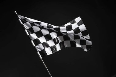 Siyah arkaplanda bir yarış bayrağı