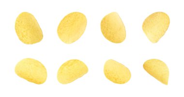 Beyaz arka planda çıtır patates cipsi, kolaj.