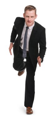 İş rekabeti. Beyaz arka planda koşan mutlu adam