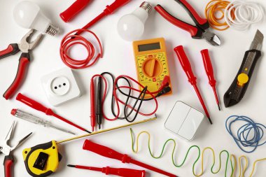 Işık arkaplan üzerinde farklı elektrikli araçlar, düz yatıyordu