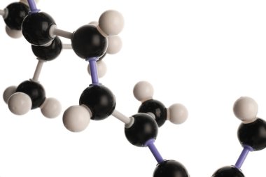 Retinol molekülü (A vitamini) beyaza izole edildi. Kimyasal model