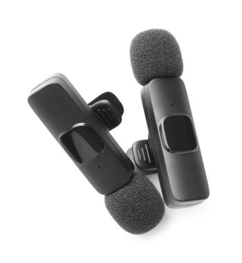 Lavalier mikrofonları beyaza izole edilmiş. Ses ekipmanları