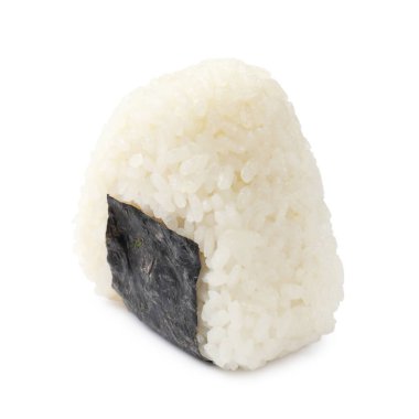 Pirinç topu (onigiri) beyaz üzerine izole edilmiş. Geleneksel Japon yemeği