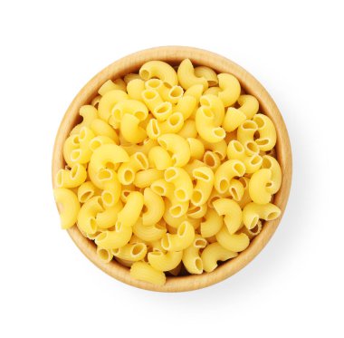 Beyaz kasedeki çiğ boynuzlar makarna, üst manzara.