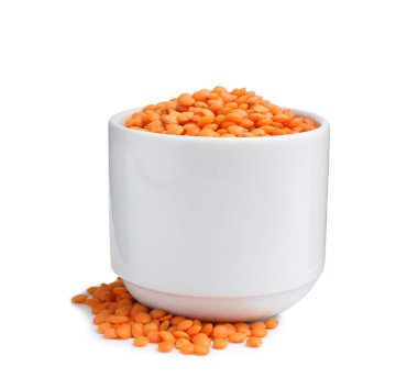 Beyaz kasedeki kırmızı mercimek.