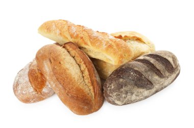 Farklı somunlar, taze pişmiş ekmek, beyaz üzerine izole edilmiş.