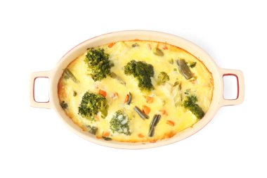 Lezzetli sebze güveci beyaza izole edilmiş, üst manzara.