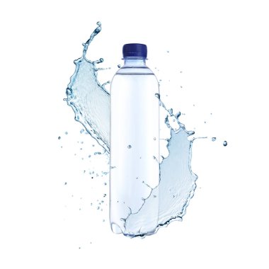 Bir şişe su ve beyaz arka planda sıçramalar.