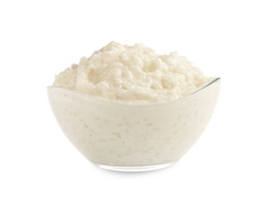 Beyaz kasedeki lezzetli sütlaç.