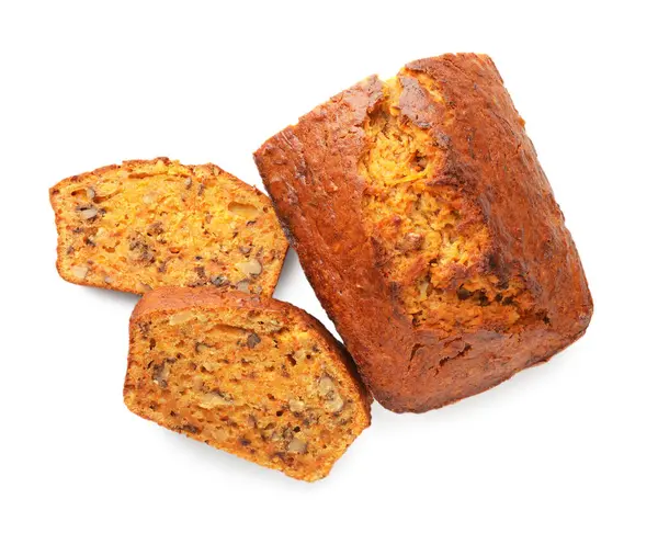 Beyaz fındıklı ev yapımı havuçlu kek.