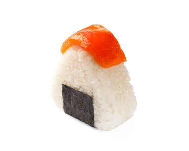 Lezzetli somon onigiri (Japon pirinç topu) beyaz üzerine izole edilmiş