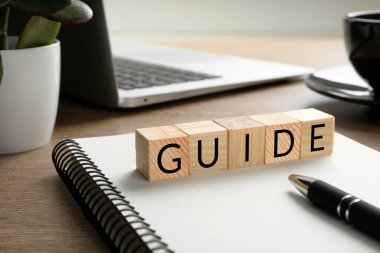 Küp, defter ve kalemden yapılmış sözcük rehberi.