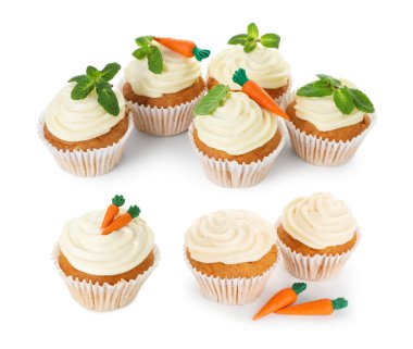 Beyaza izole edilmiş havuçlu kekler.