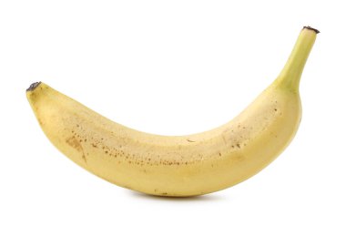 Olgun bir muz beyazda izole edilmiş.