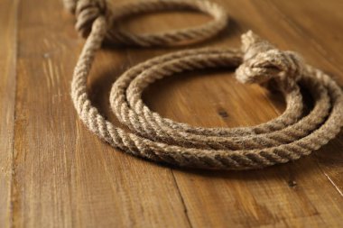 Ahşap zemin üzerinde pamuk ip, yakın görüntü