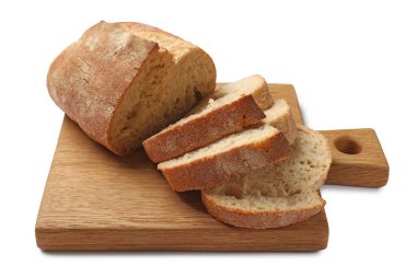 Beyaz üzerine izole edilmiş taze ekmek parçaları.