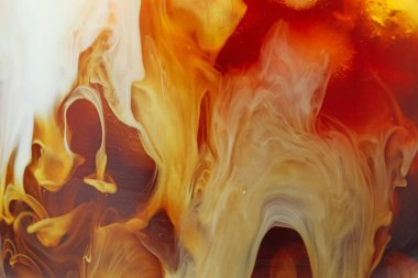 Arka plan olarak buzlu ve sütlü kahve, yakın plan