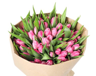 Güzel pembe lalelerin buketi beyaza izole edilmiş