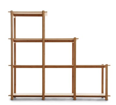 Boş ahşap raf ünitesi beyaz üzerine izole