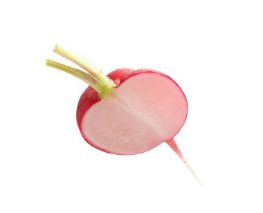 Taze olgun turp parçası beyaza izole edilmiş.