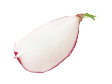 Taze olgun turp parçası beyaza izole edilmiş.