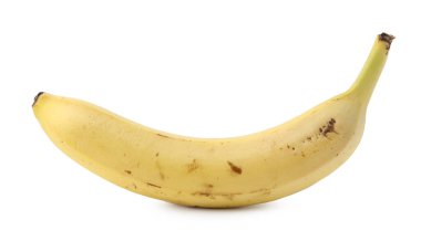 Olgun bir muz beyazda izole edilmiş.