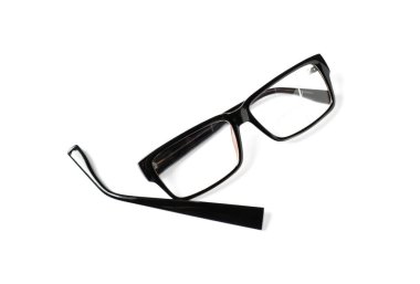 Kırık gözlükler beyaz, üst görünümde izole