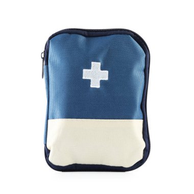 İlaçları beyaza izole edilmiş ilk yardım çantası