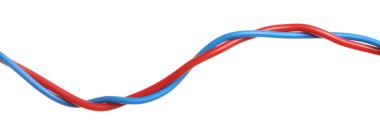 Beyaz üzerine izole kırmızı ve mavi elektrik kabloları