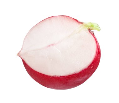 Taze olgun turp parçası beyaza izole edilmiş.