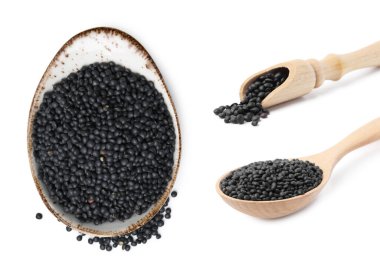 Kuru siyah mercimekler beyaz üzerine izole edilmiş.