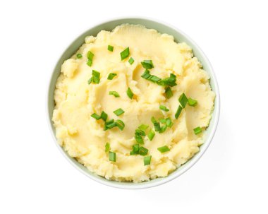 Lezzetli patates püresi, yeşil soğanlı, beyaz tenli, üst manzaralı.