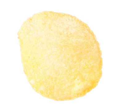 Beyaza izole edilmiş lezzetli bir patates cipsi.