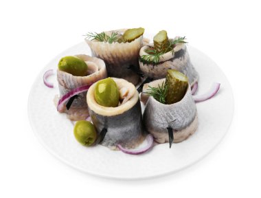 Zeytinli, turşulu, dereotlu ve soğanlı lezzetli ringa dürümleri.