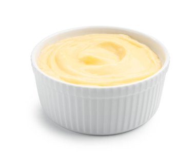 Beyaz kasedeki lezzetli vanilyalı puding.