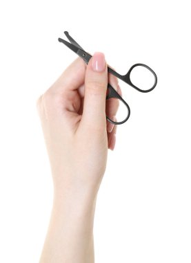 Beyaz arka planda güvenli yuvarlak makaslı kadın, yakın plan.