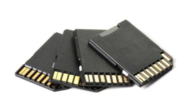 Birçok SD hafıza kartı beyaza izole edildi