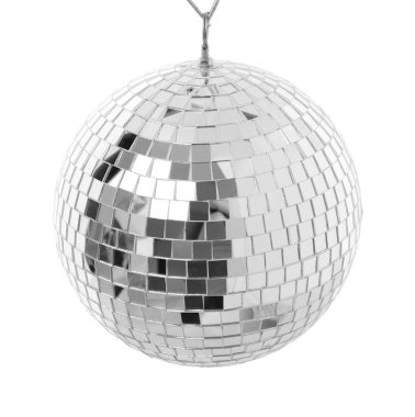 Parlak bir disko topu beyaza izole edilmiş.