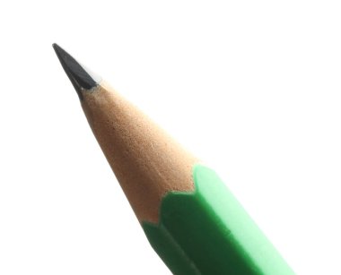 Beyaza izole edilmiş keskin bir grafit kalem.