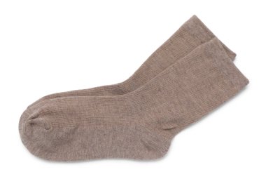 Bir çift kahverengi çorap beyaza izole edilmiş, üst manzara