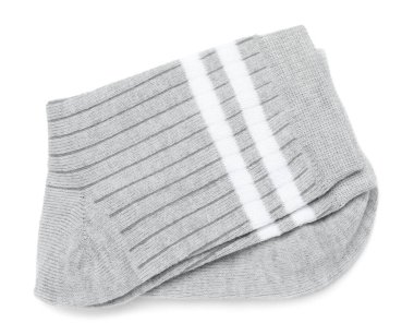 Bir çift gri çorap beyaza izole edilmiş, üst manzara