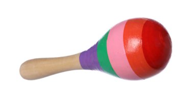 Renkli oyuncak Maraca beyazda izole edilmiş. Çocukların müzik aleti.