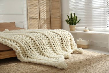 Kapalı alanda örülmüş merino yün ekose kumaş. İç tasarım