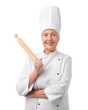 Beyaz arka planda merdanesi olan profesyonel pasta şefi.