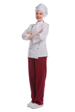 Beyaz arka planda çapraz kolları olan üniformalı bir şekerci.