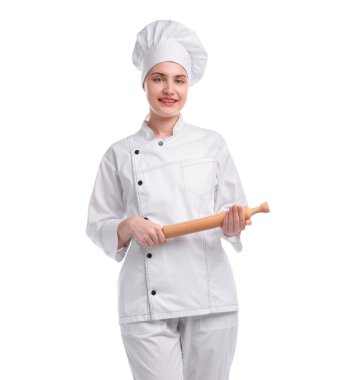 Beyaz arka planda merdanesi olan üniformalı mutlu pastacı.