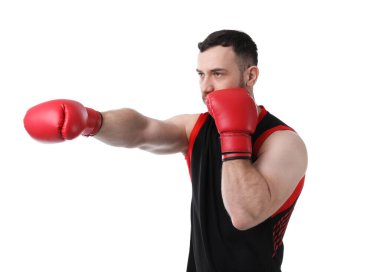 Boks eldivenli adam beyaz arka planda dövüşüyor.