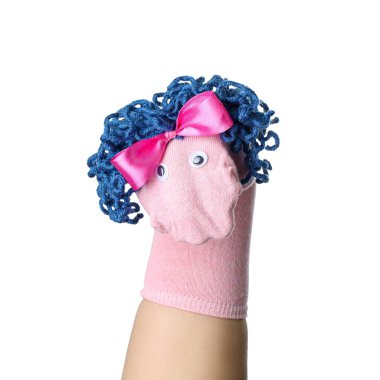 Beyaz arka planda sergilenecek şirin çorap kuklası